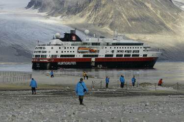 Hurtigruten MS Nordstjernen - Excursions, Credit. Ulrich John, Hurtigruten.JPG